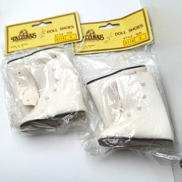 Mixed Lot Of 23 Tallinas Vintage Doll Shoes & Socks Wig Mixed Sizes Styles - Picture 7 of 16